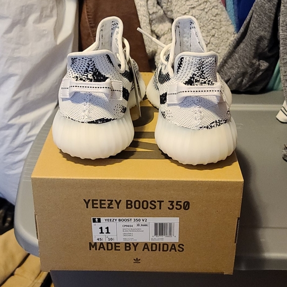 Yeezy Boost 350V2 zebras - Picture 5 of 7